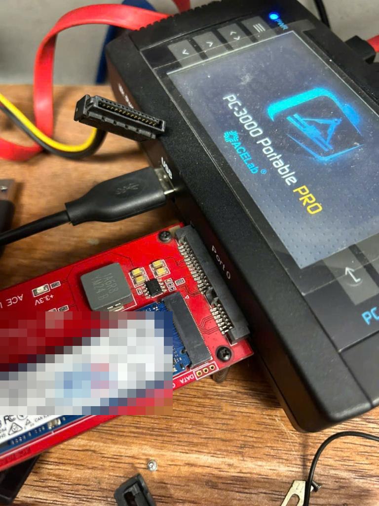 Khôi phục dữ liệu SSD bằng PC-3000 Portable PRO