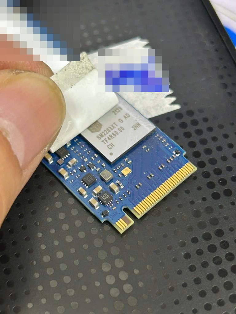 Controller Silicon Motion SM2263XT trên SSD Kingston NV1
